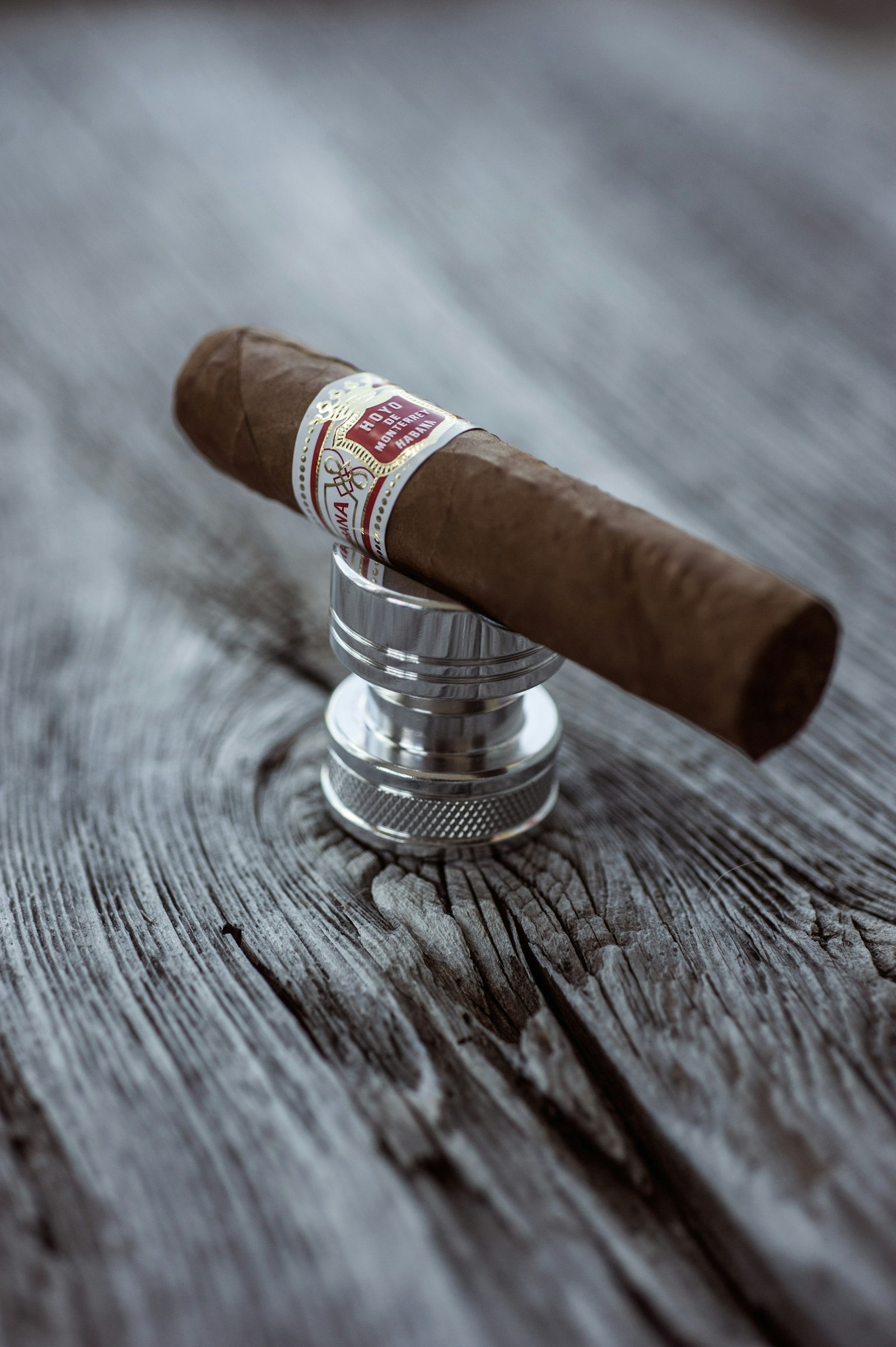 Ashology: The Study of Great Cigars